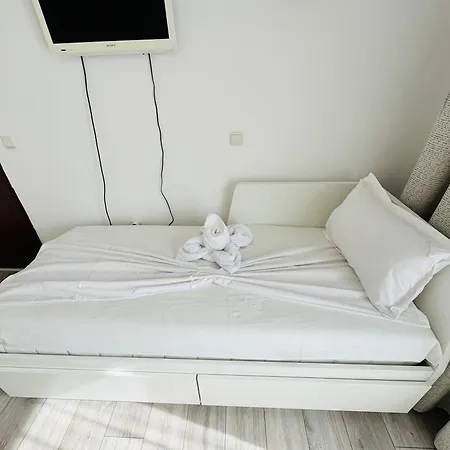 Emily One Bedroom 4 * Rawda