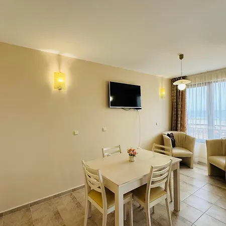 Emily One Bedroom 4 *