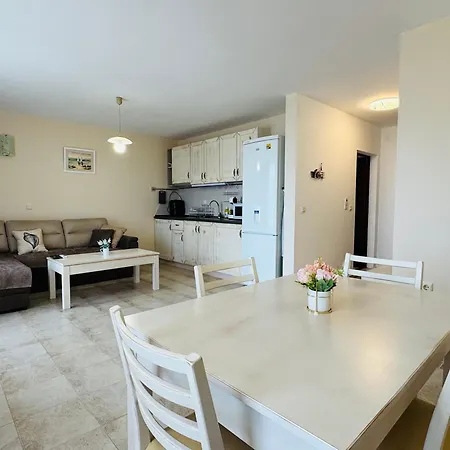 Emily One Bedroom 4 Rawda